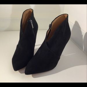 Jessica Simpson women’s Layra bootie.